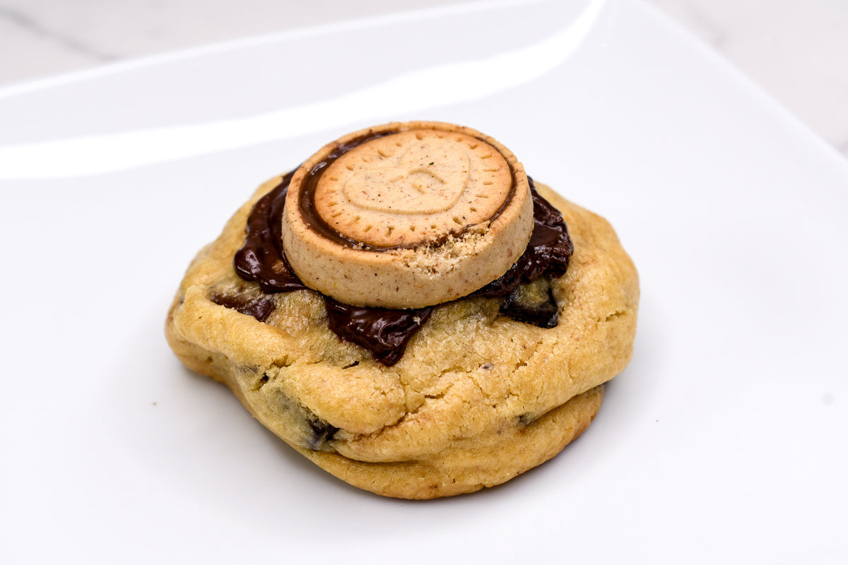 Nutella Stuffed Cookie